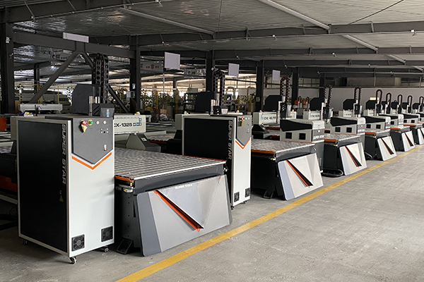 Máquina CNC de múltiples husillos en la exposición de Pakistán en línea