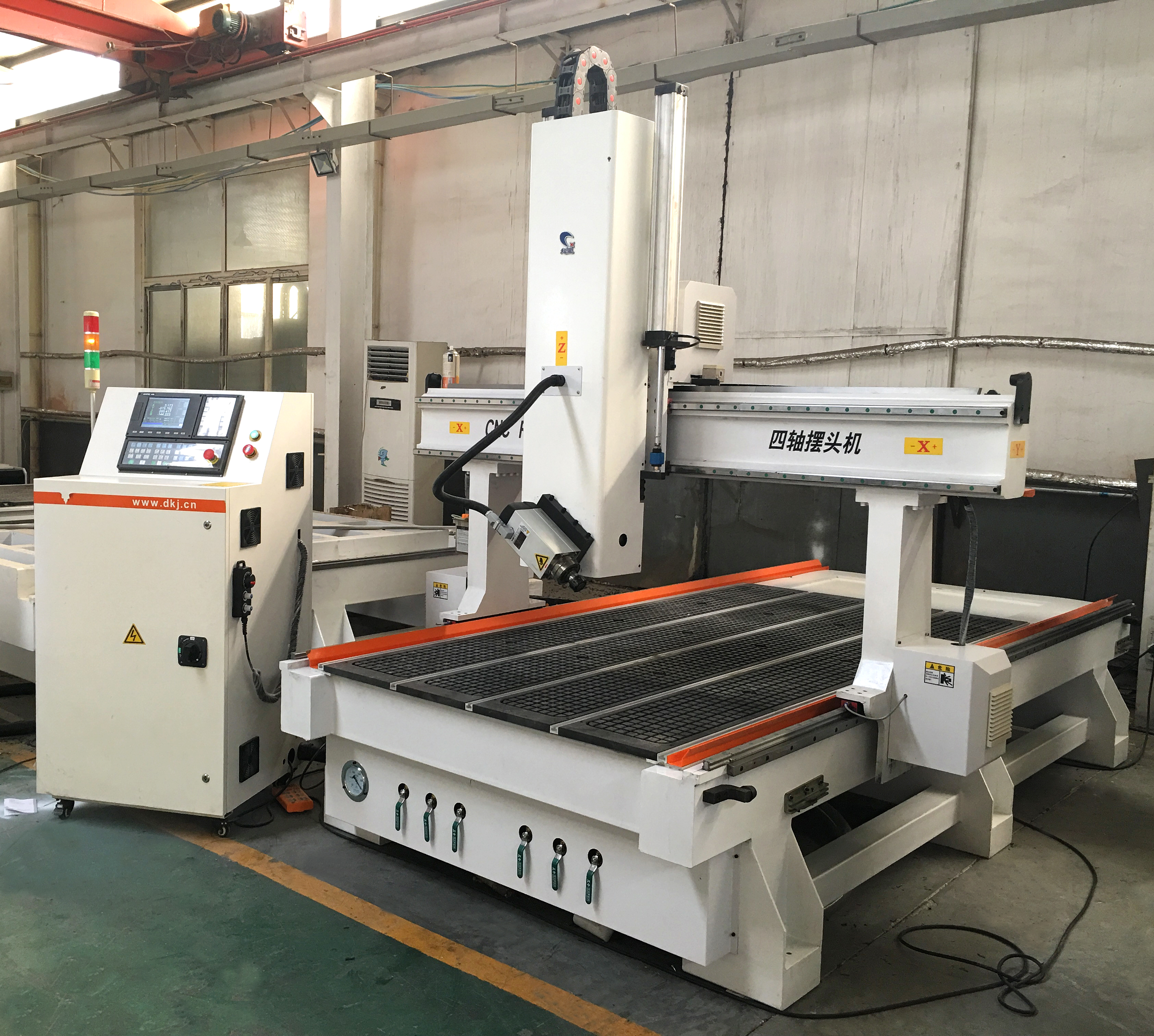 M&aacute;quina de grabado rotativo de 90 grados