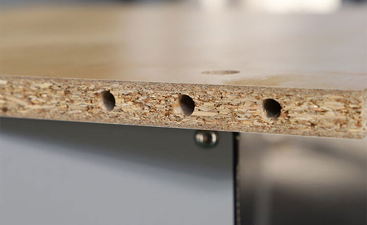 Agujeros de conexi&oacute;n tres en uno