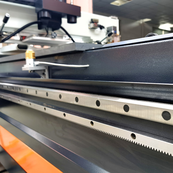 Cuatro enrutador CNC de husillo (4)