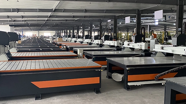 ATC versus enrutador CNC manual: ¿Qué máquina se adapta a su negocio? (Comparación de 2026)